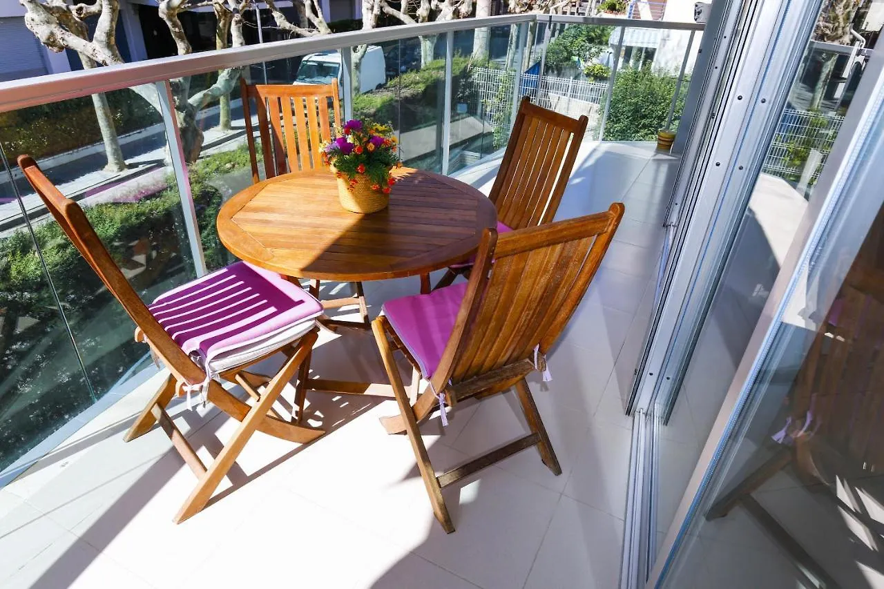 Luna Planet Costa Dorada Salou Apartment